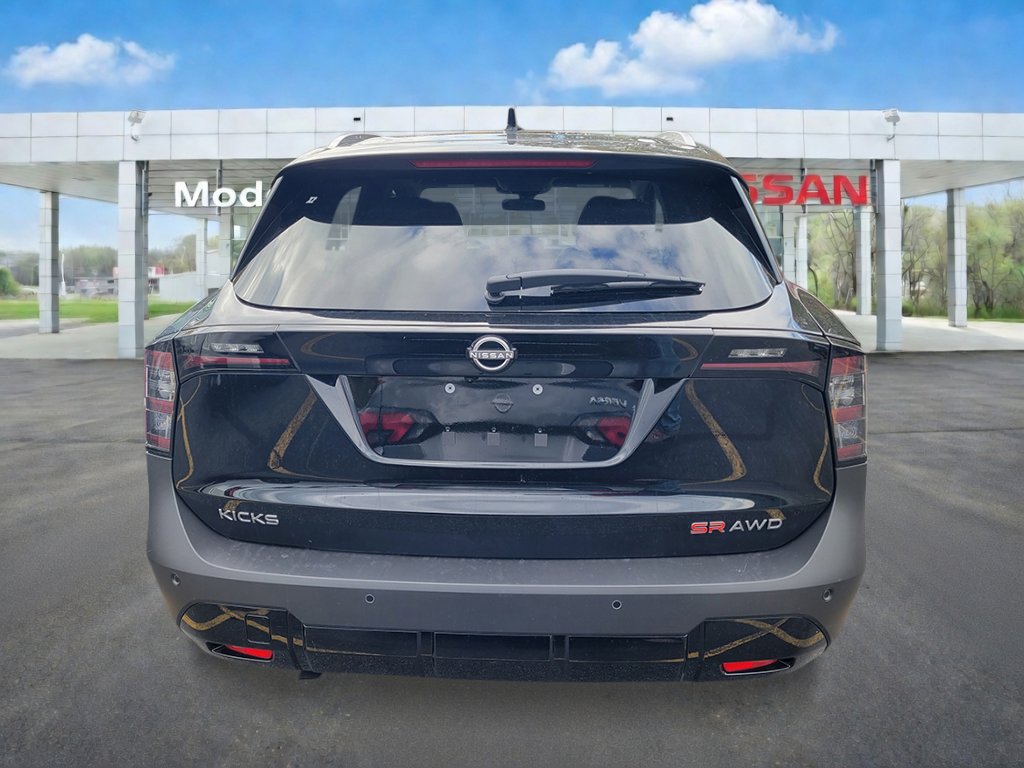 New 2026 Nissan Kicks SR AWD/4WD image 3
