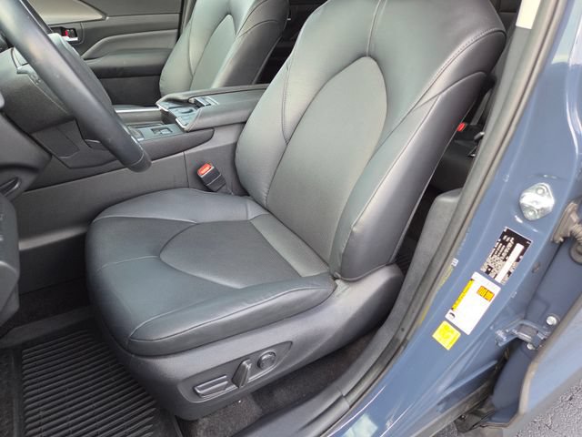 Used 2024 Toyota Grand Highlander AWD image 23