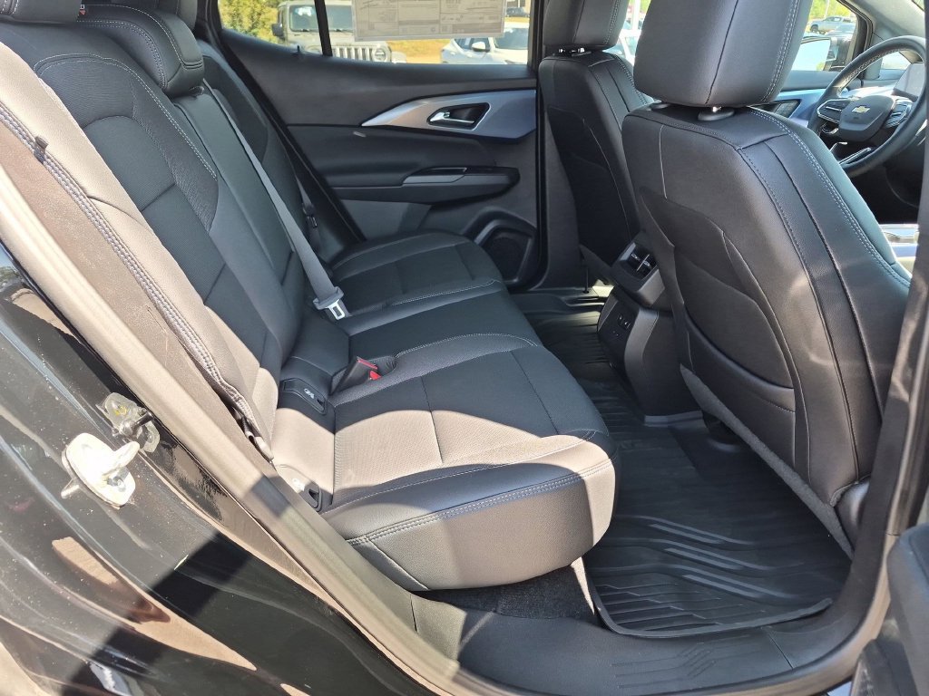 New 2026 Chevrolet Equinox EV LT w/ Convenience Package II FWD image 34