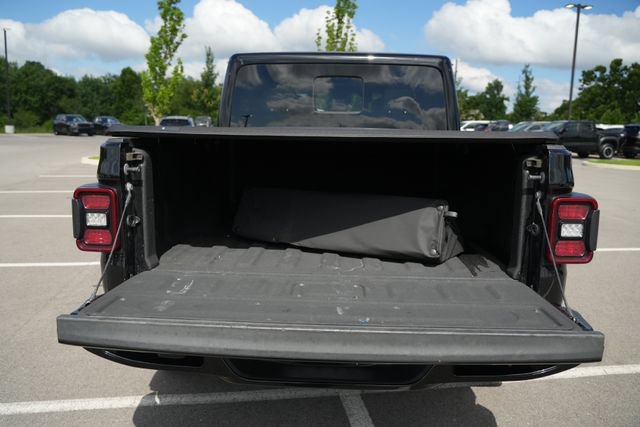 Used 2023 Jeep Gladiator Overland AWD/4WD image 17