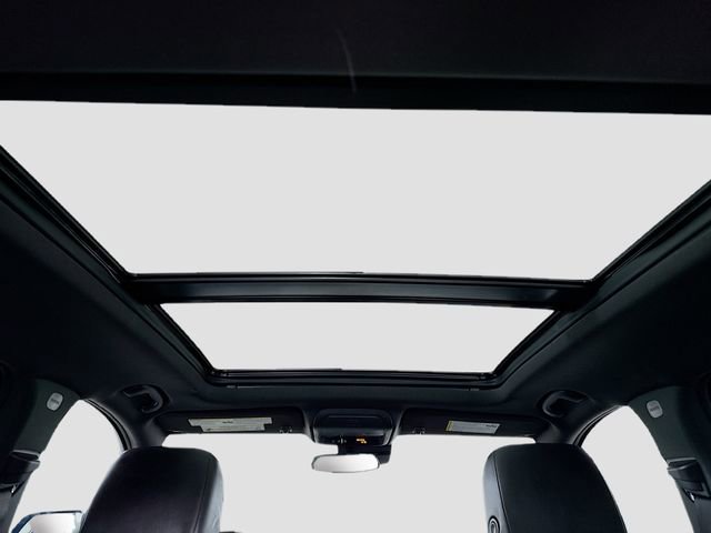 Used 2022 Cadillac XT4 Premium Luxury w/ Safety Alert Package image 21