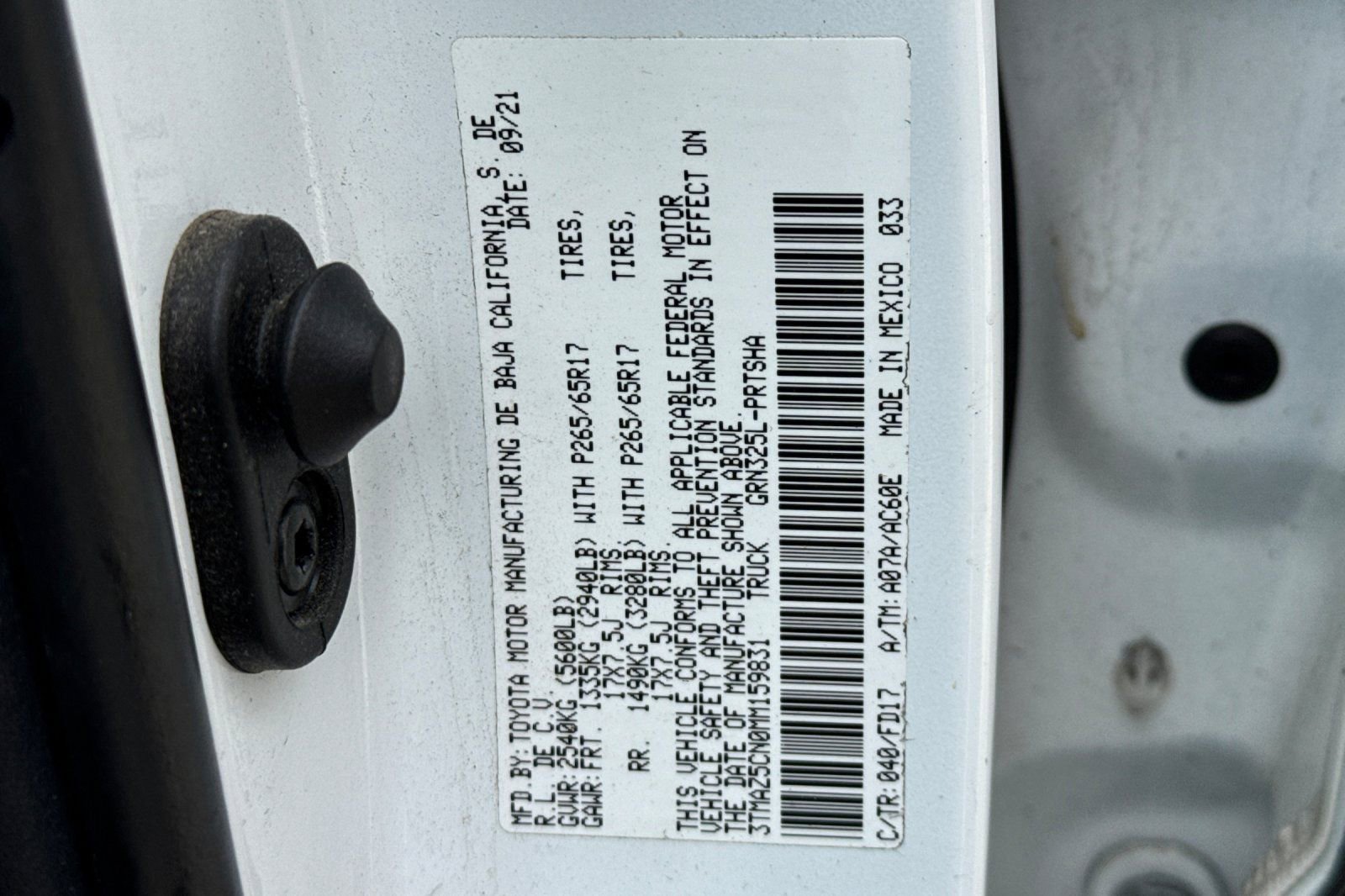 Used 2021 Toyota Tacoma TRD Sport w/ Technology Package image 28