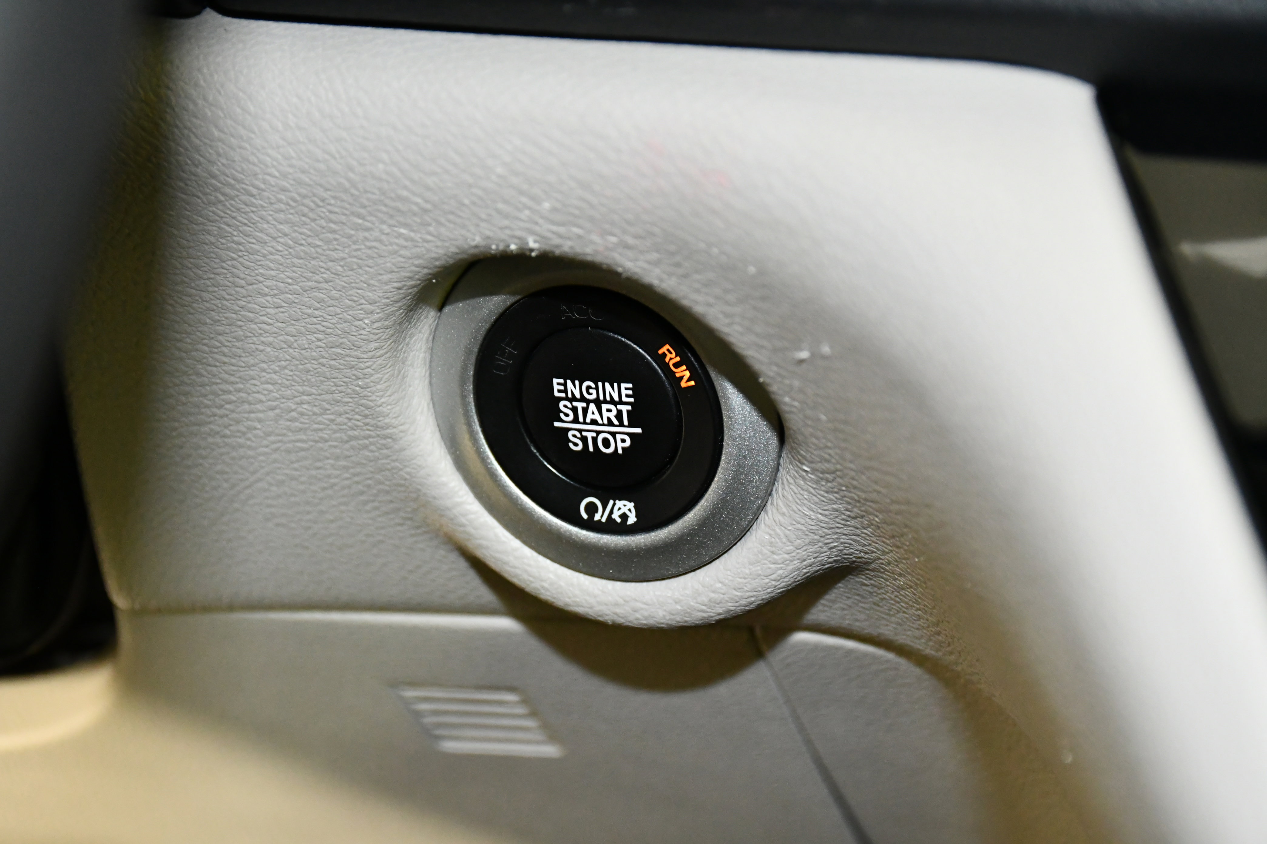 Used 2024 Chrysler Pacifica Touring-L image 25