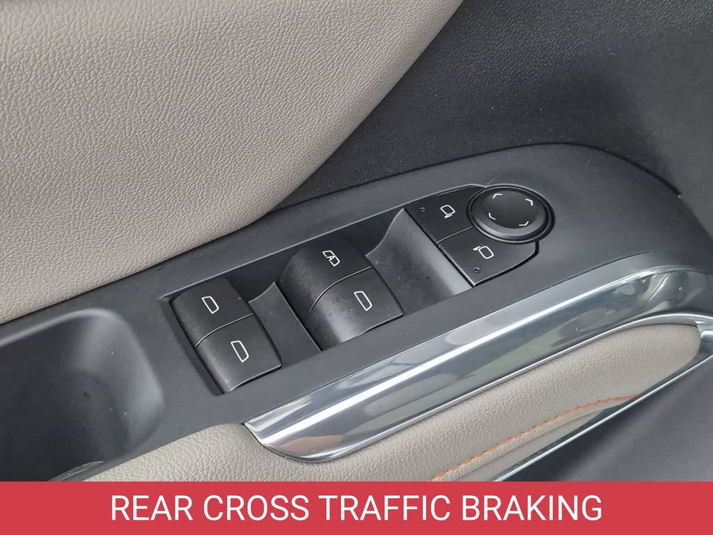 Used 2025 Chevrolet Traverse LT w/ Driver Confidence Package FWD image 14