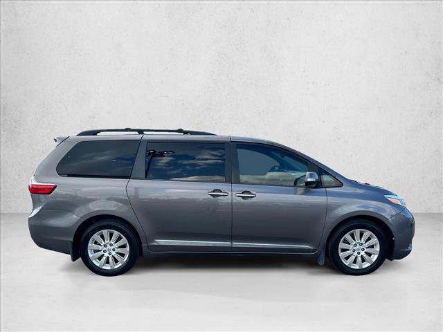 Used 2015 Toyota Sienna XLE image 4