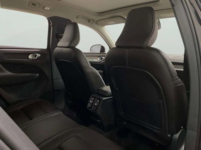 Used 2025 Volvo XC40 B5 Plus image 74