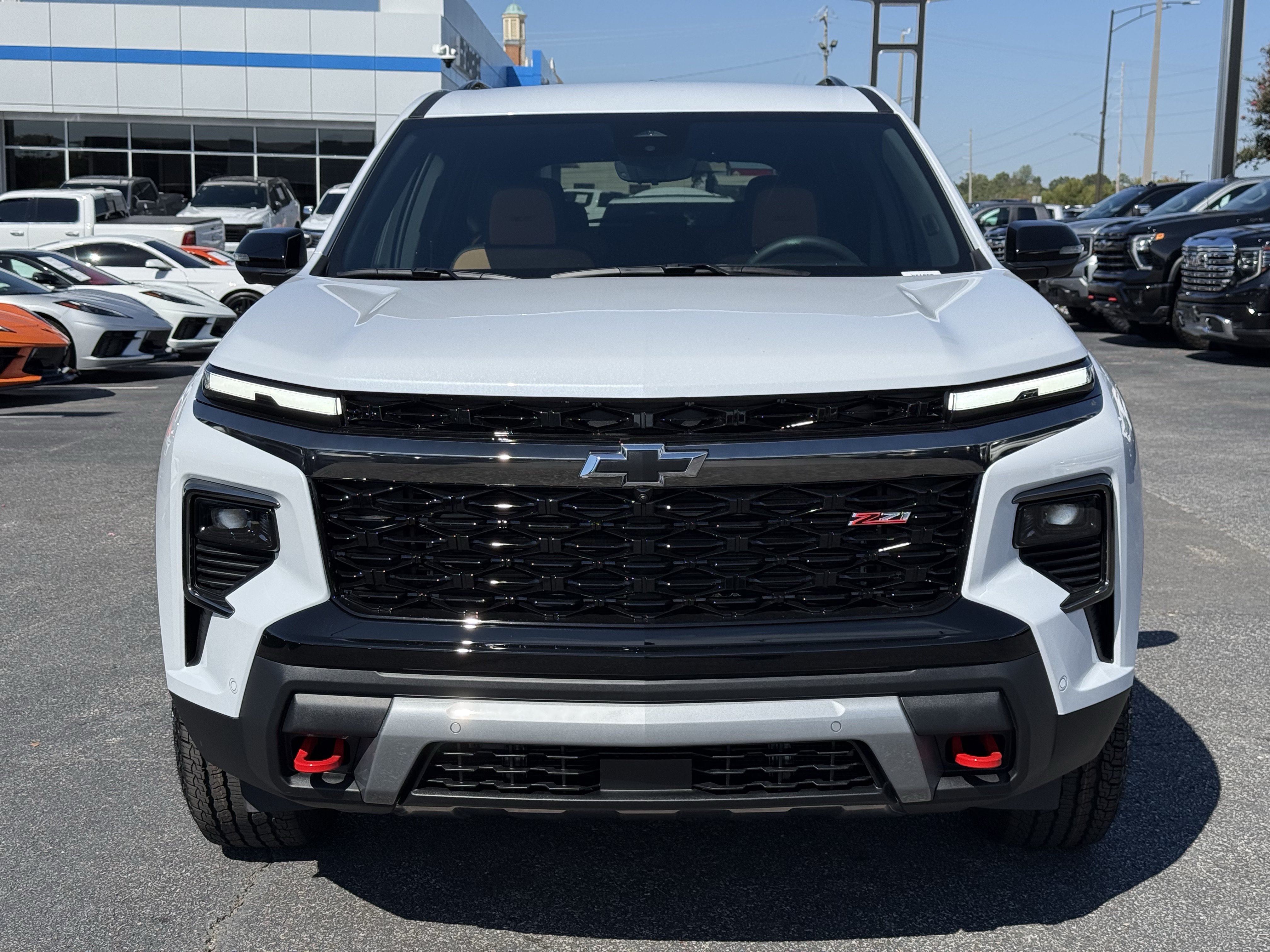 New 2027 Chevrolet Traverse Z71 w/ Enhanced Driving Package AWD/4WD image 3