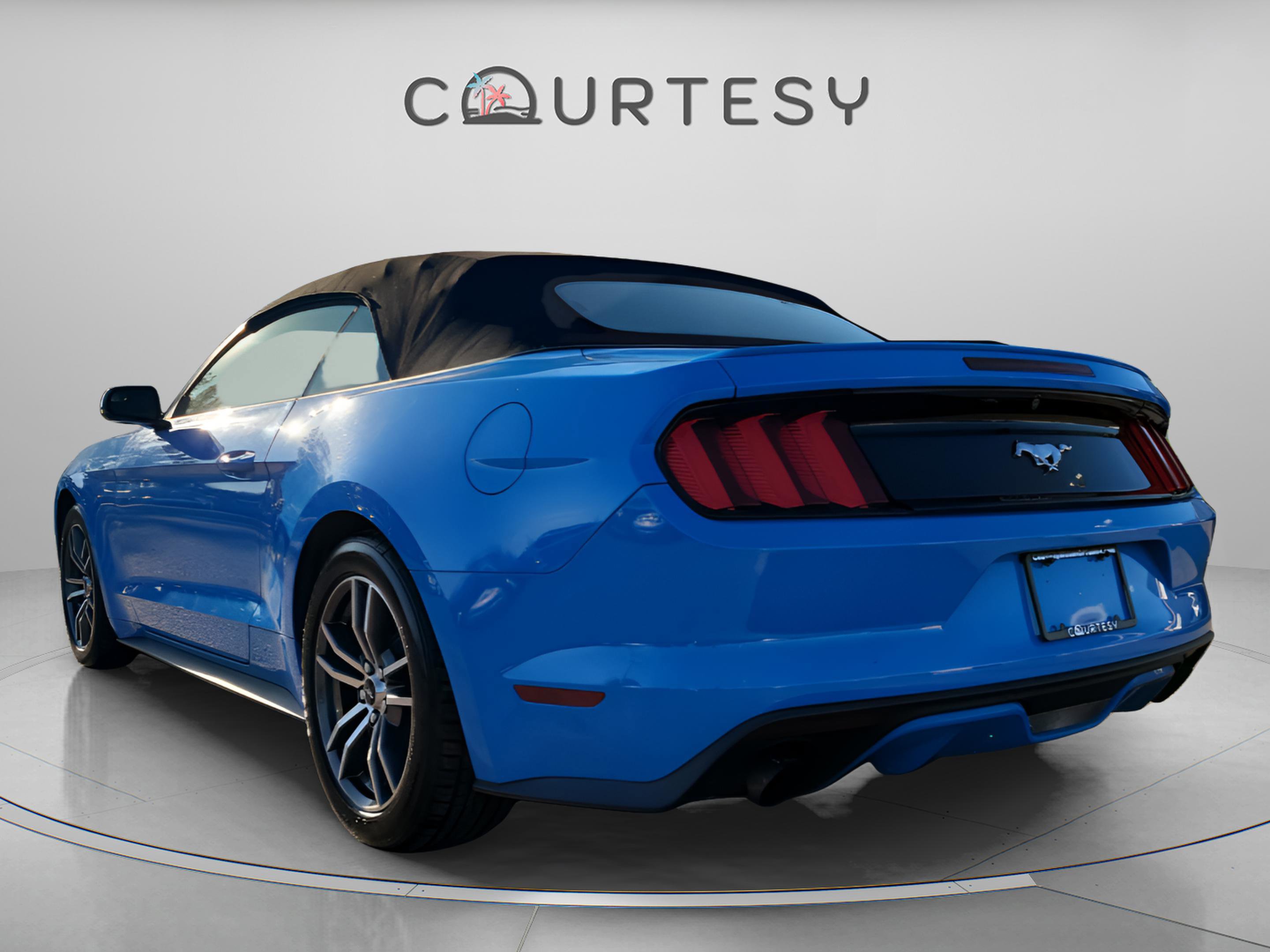 Used 2017 Ford Mustang Premium image 5