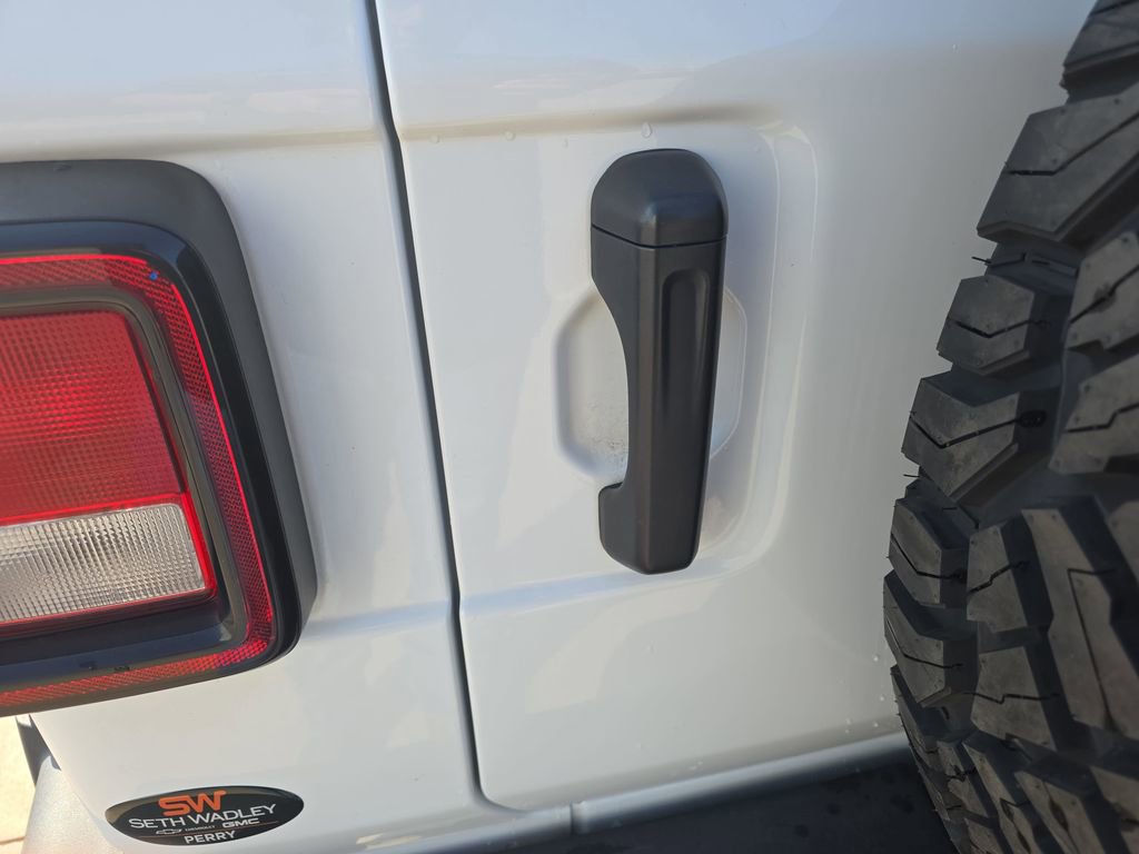 Used 2023 Jeep Wrangler Sport S image 14