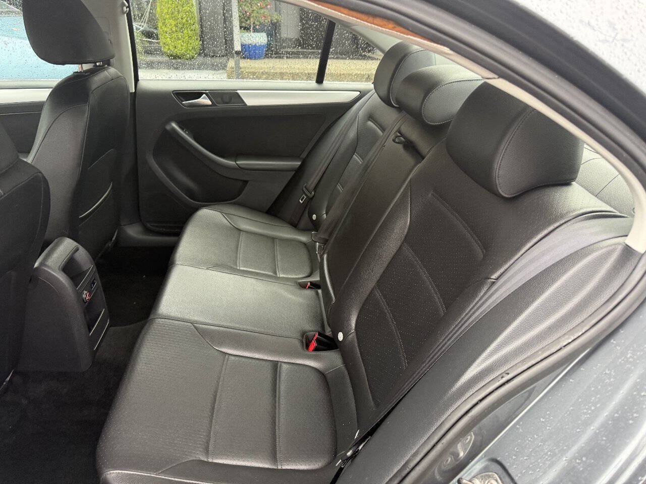 Used 2013 Volkswagen Jetta SE FWD image 14
