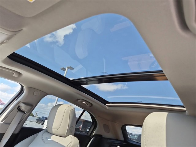 Used 2023 Cadillac XT4 Premium Luxury image 17