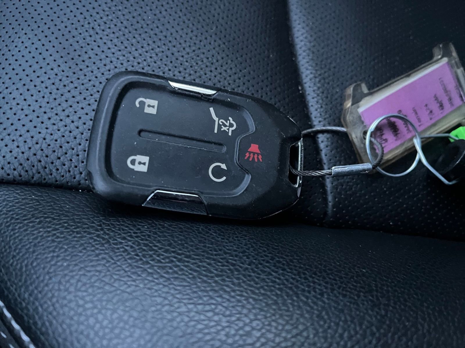 Used 2024 GMC Terrain SLT image 25