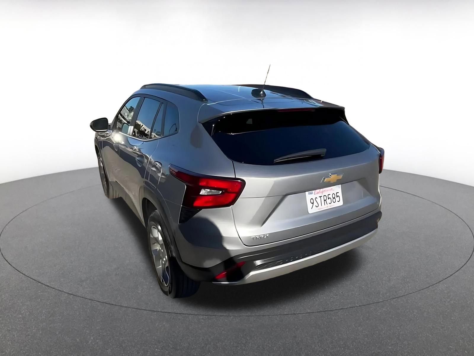 Used 2025 Chevrolet Trax LT image 11