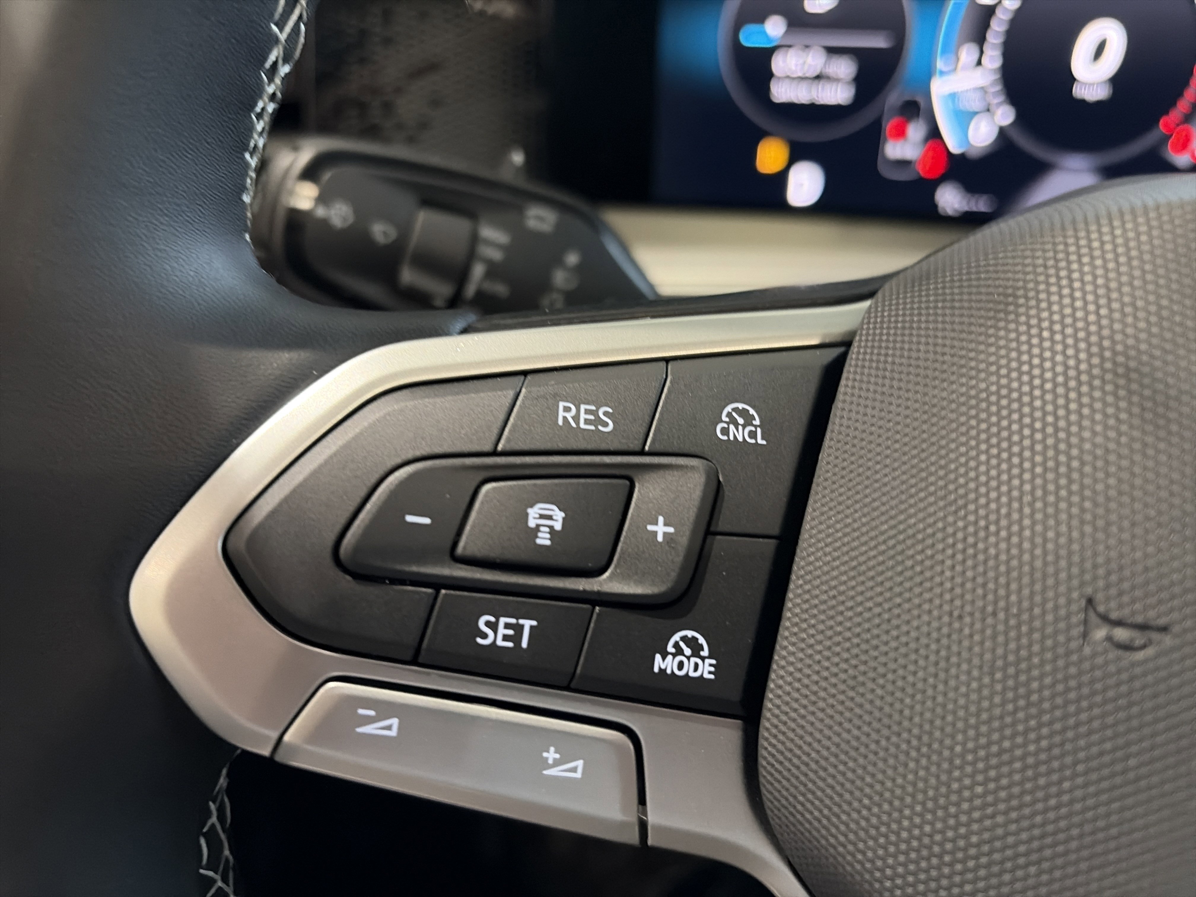 New 2026 Volkswagen Tiguan SE AWD/4WD image 33