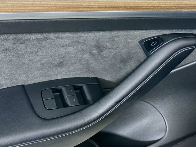 Used 2023 Tesla Model 3 Standard Range RWD image 18