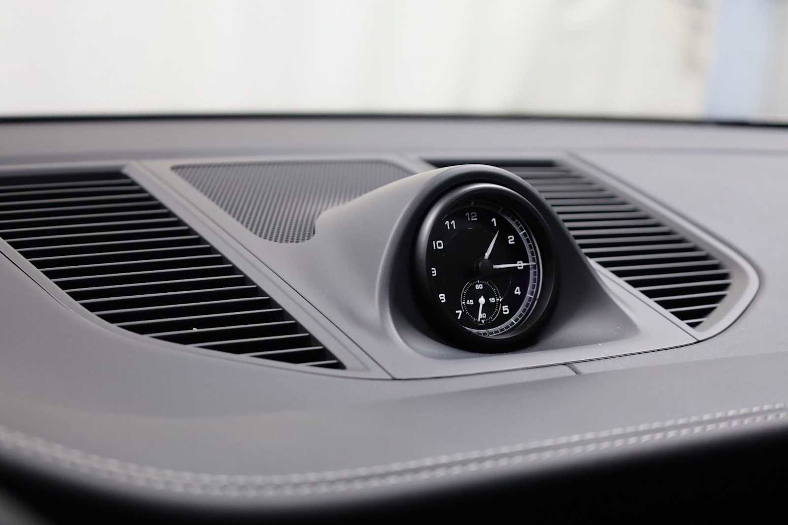 New 2026 Porsche Macan GTS image 18