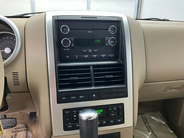 Used 2010 Mercury Mountaineer AWD image 9