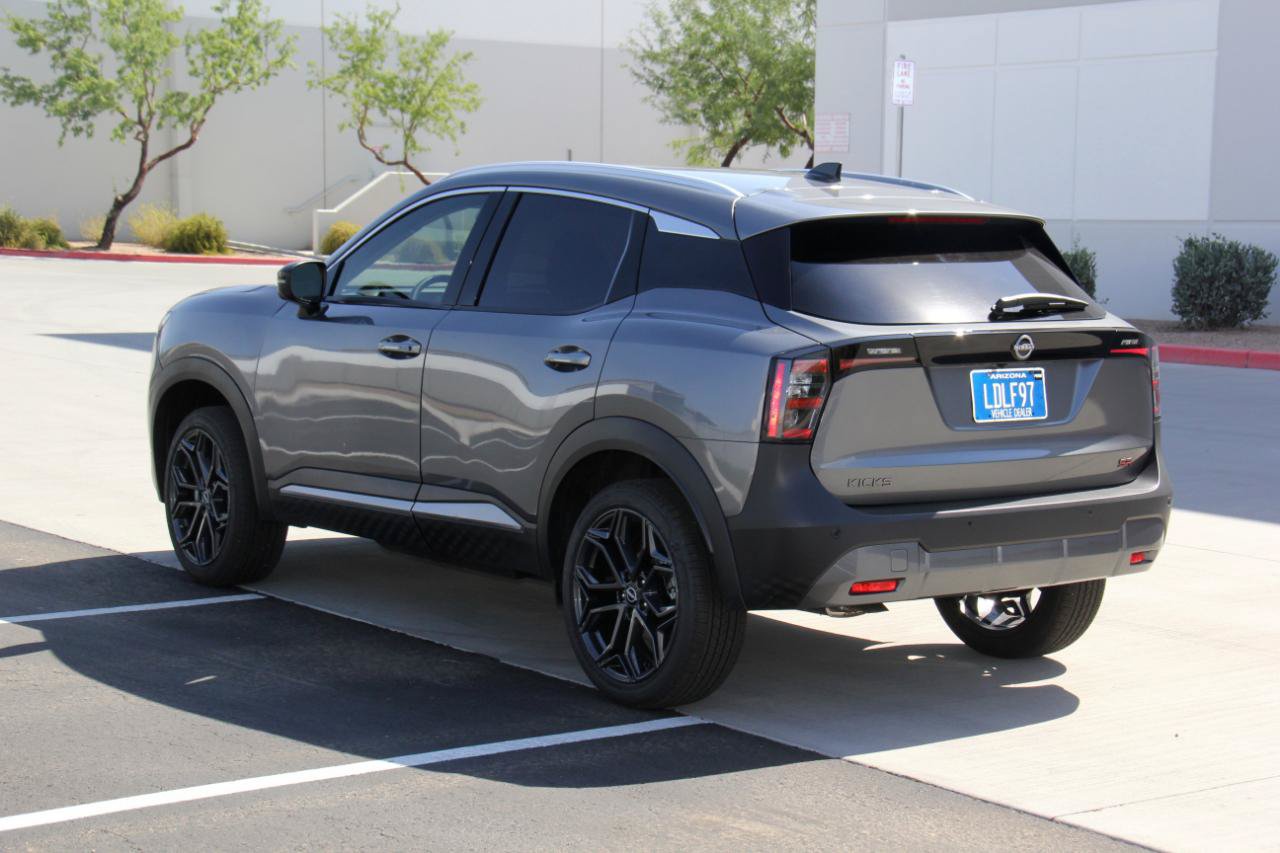 Used 2026 Nissan Kicks SR FWD image 7