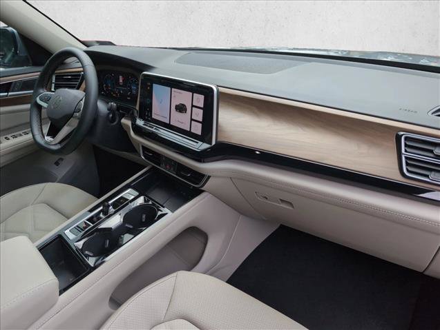 Used 2024 Volkswagen Atlas SE w/ Panoramic Sunroof Package FWD image 28