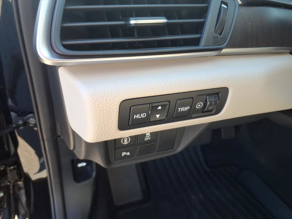 Used 2018 Honda Accord Touring image 26