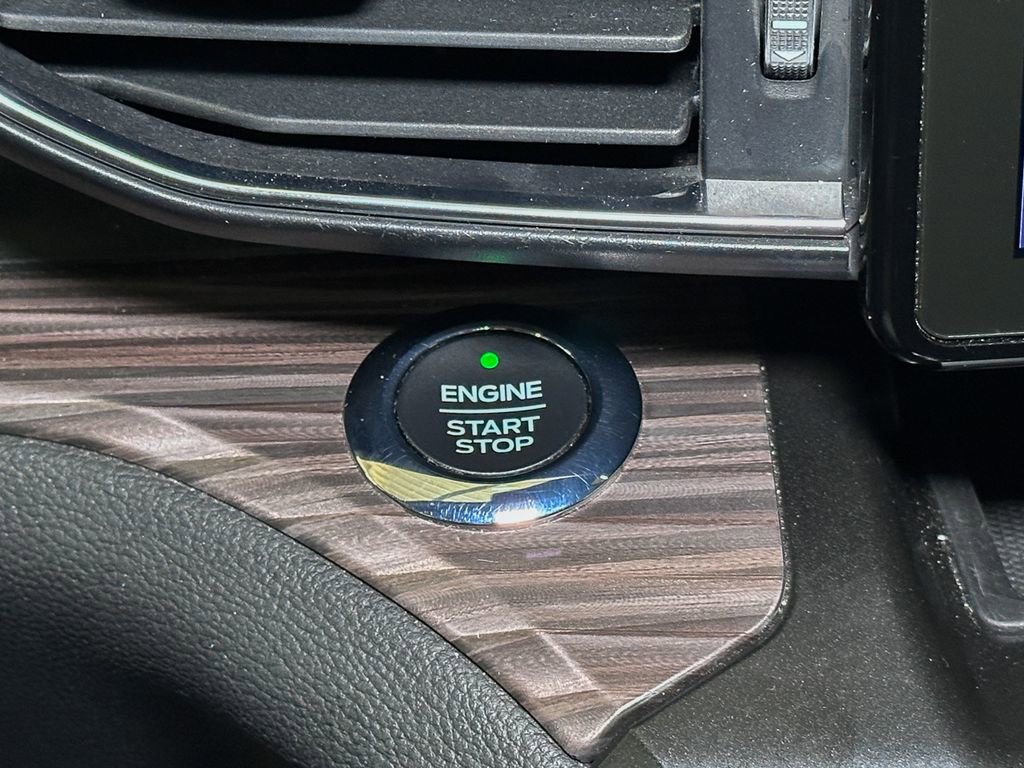 Used 2020 Ford Explorer Limited image 39