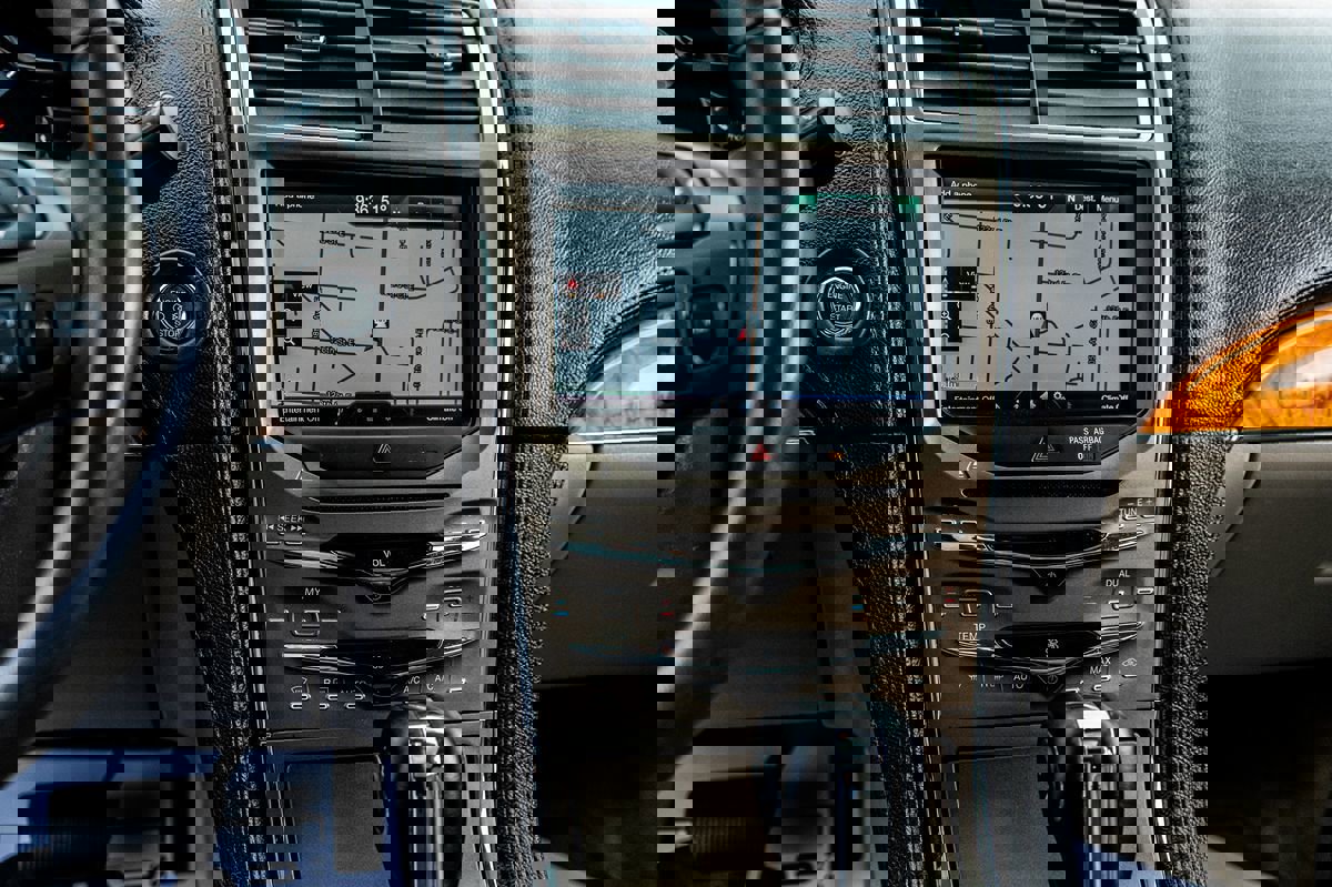 Used 2012 Lincoln MKX AWD image 30