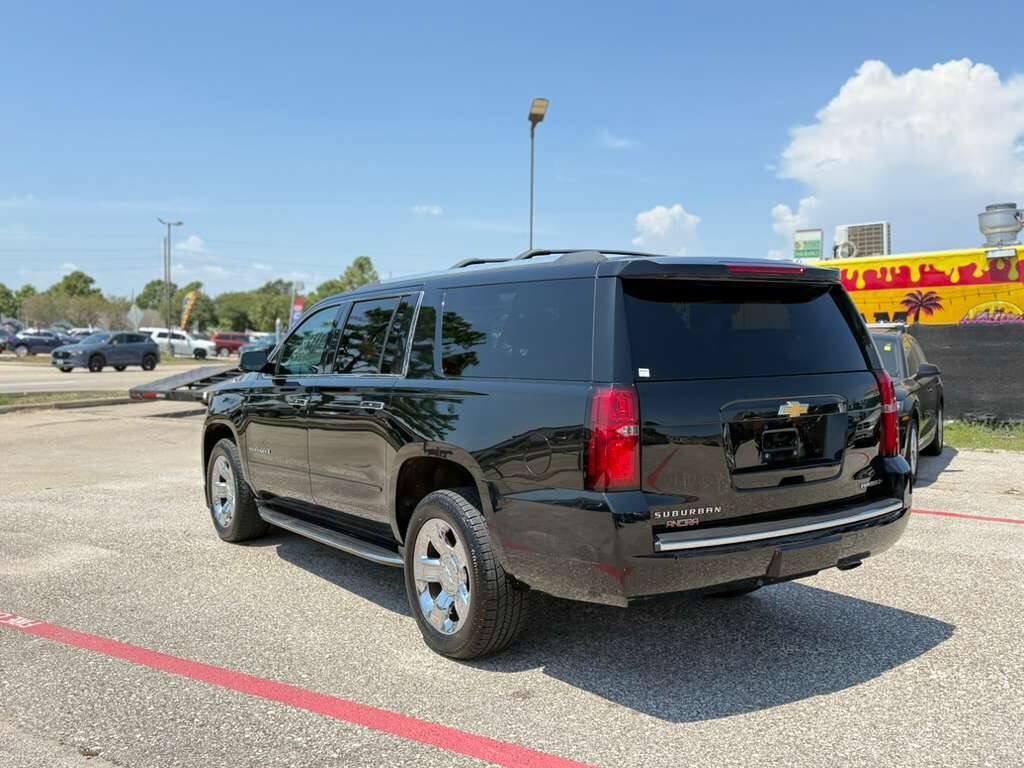 Used 2019 Chevrolet Suburban Premier RWD image 15