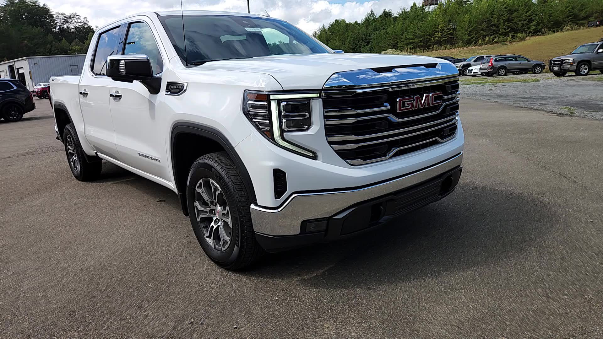 Used 2025 GMC Sierra 1500 SLT image 13