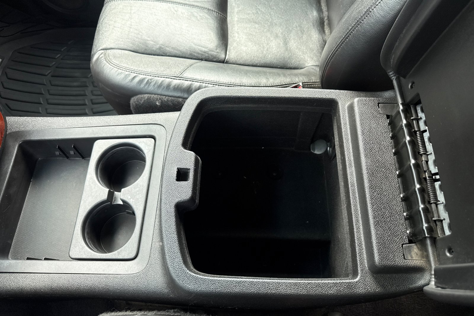 Used 2011 Chevrolet Silverado 2500 LTZ w/ LTZ Plus Package AWD/4WD image 29