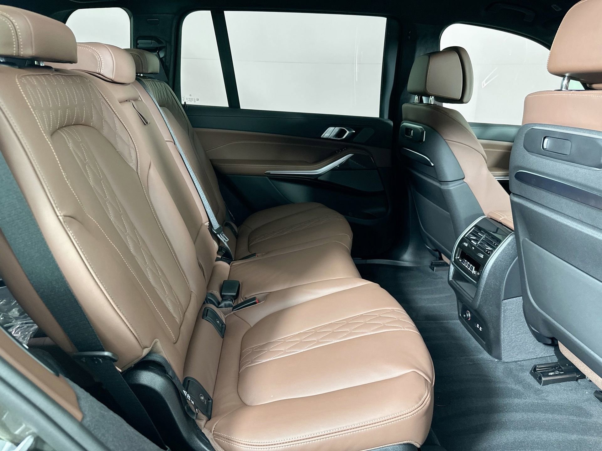 New 2026 BMW X7 M60i image 28