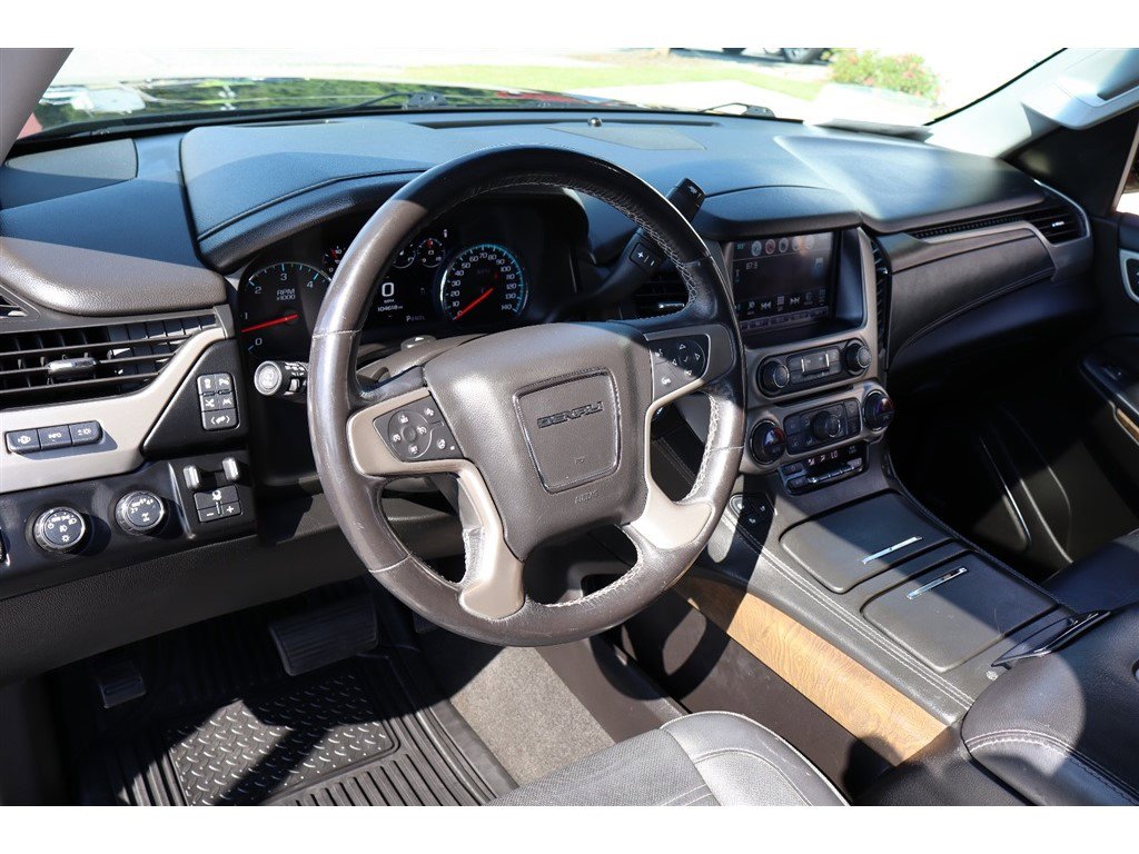 Used 2018 GMC Yukon XL Denali w/ Denali Ultimate Package AWD/4WD image 20