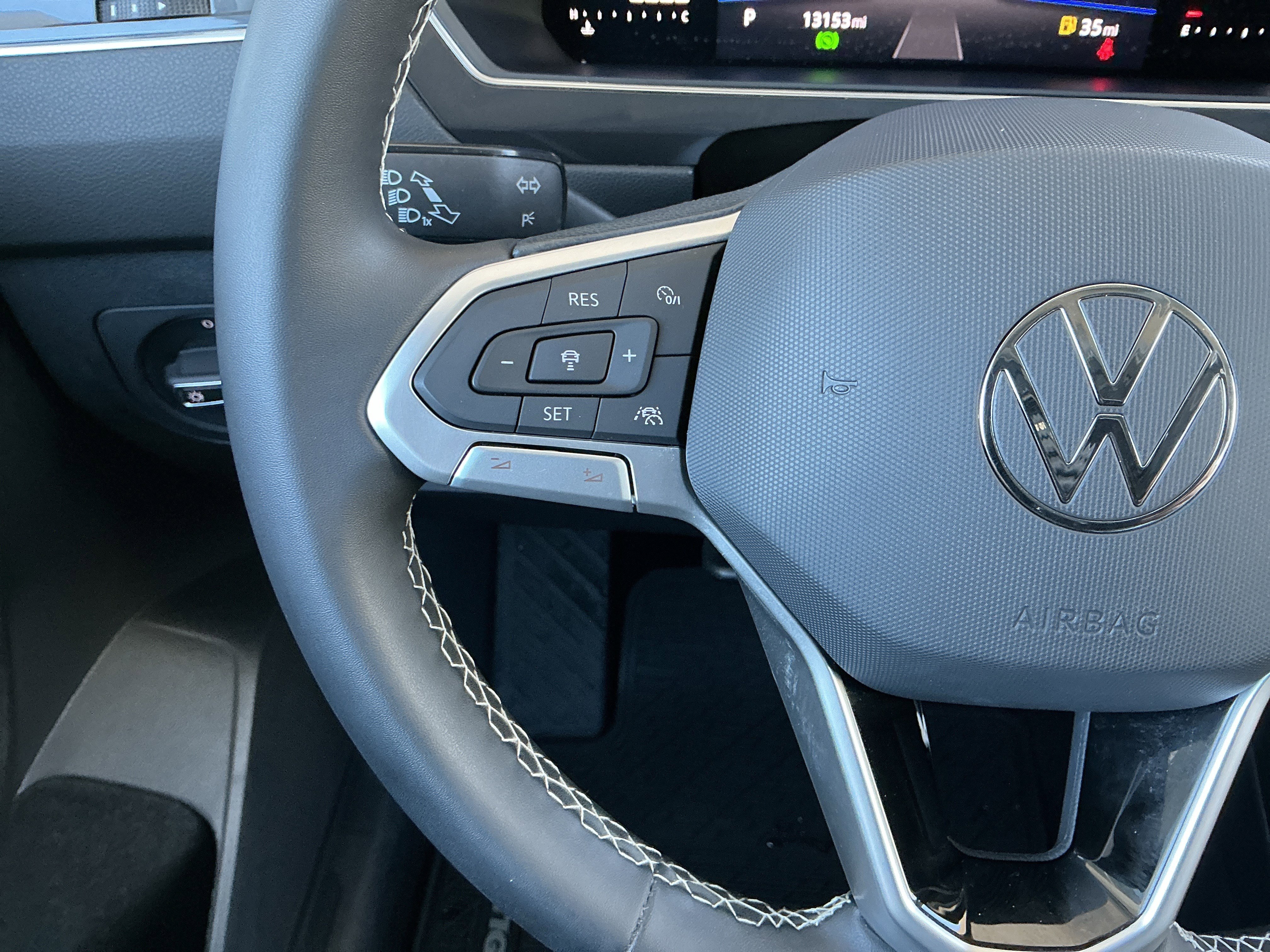 Used 2023 Volkswagen Tiguan SE image 12