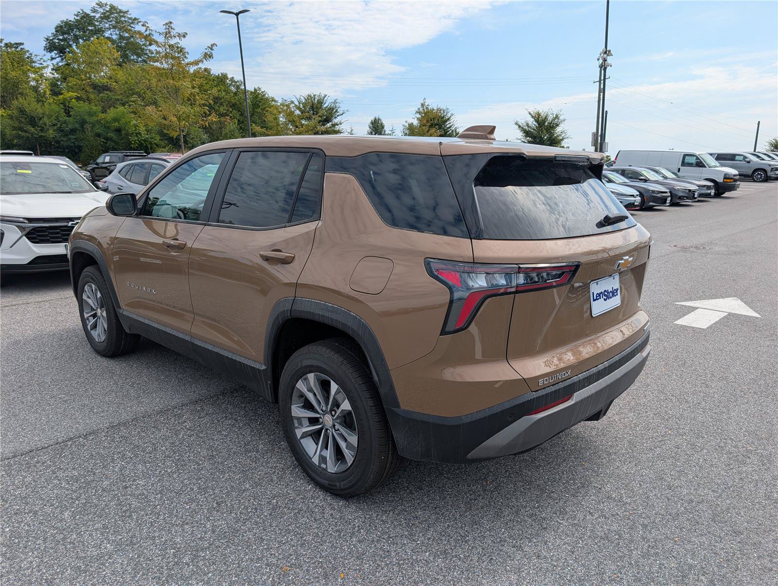 New 2027 Chevrolet Equinox LT FWD image 2
