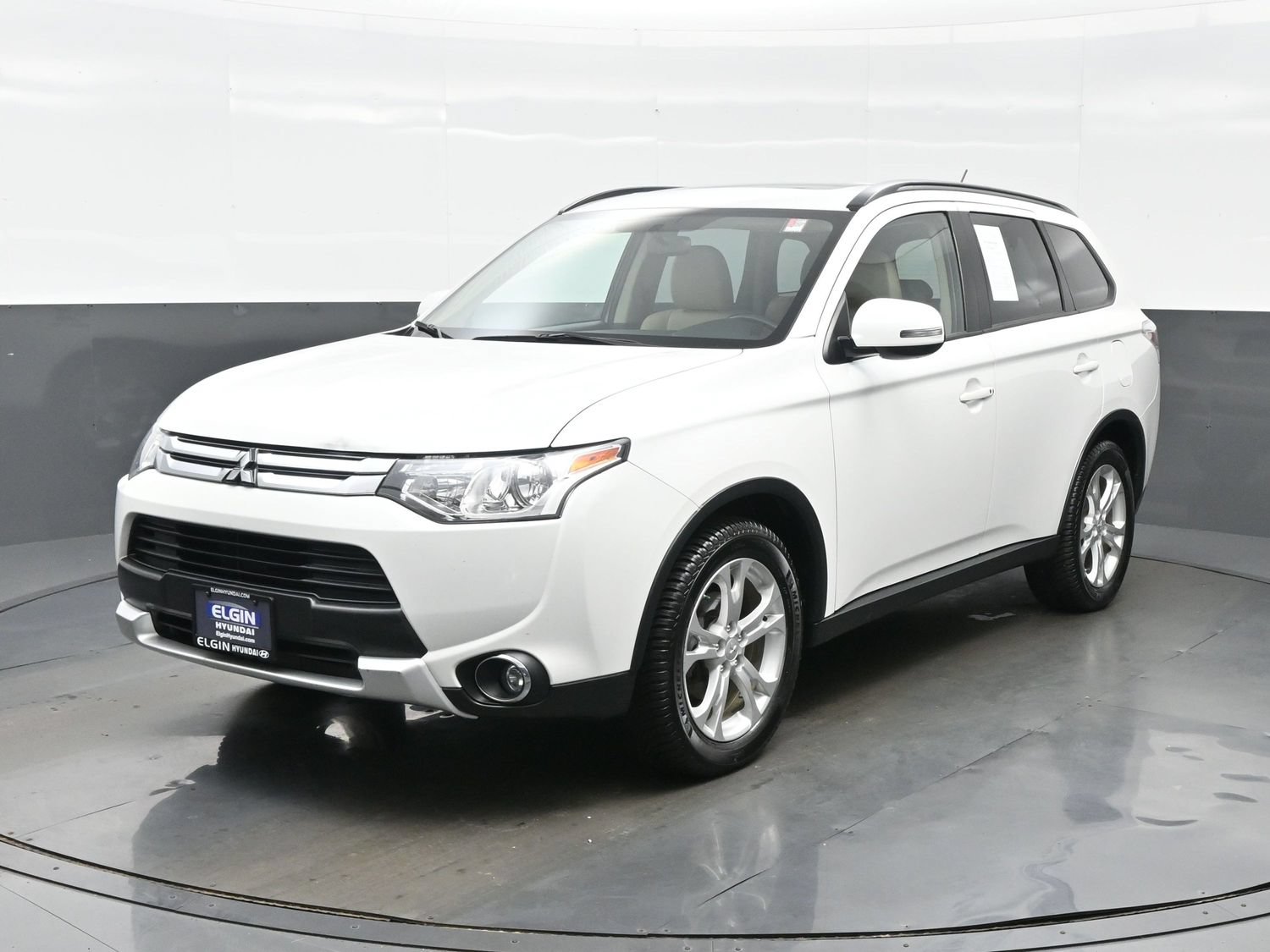 Used 2015 Mitsubishi Outlander SE AWD/4WD image 2