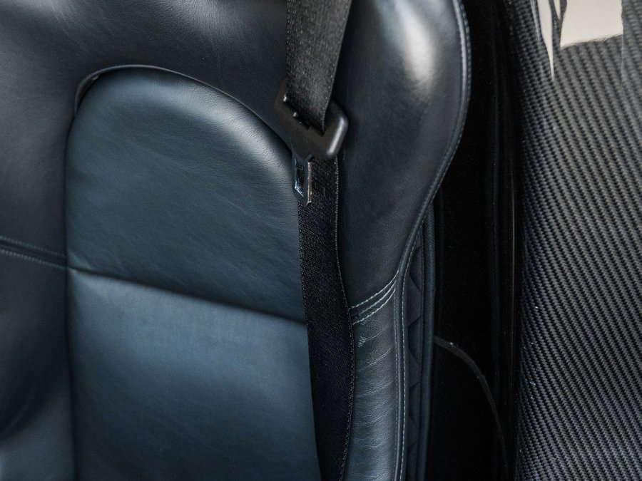 Used 2005 Porsche Carrera GT image 23