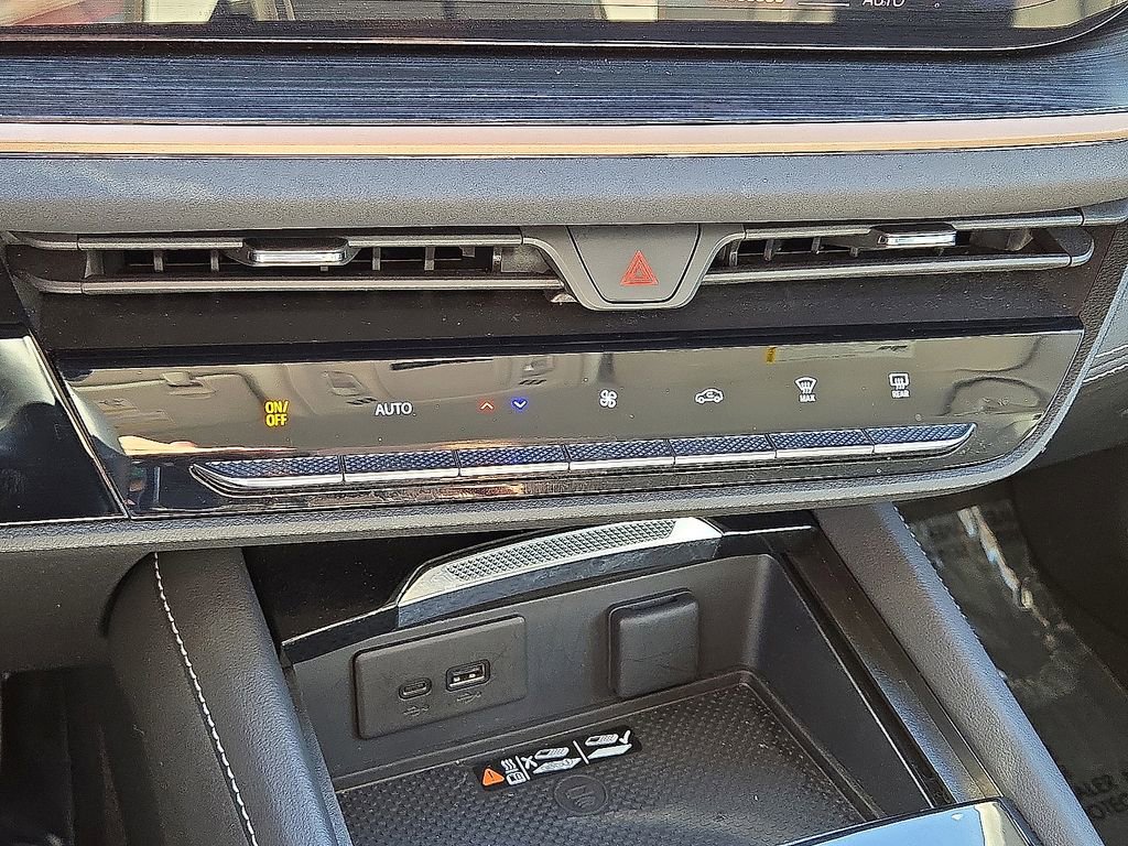 Used 2025 Buick Envision Sport Touring image 31