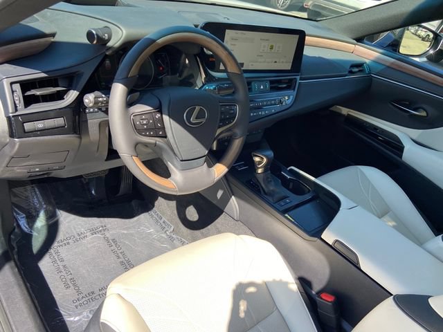Used 2023 Lexus ES 300h w/ Luxury Package FWD image 22