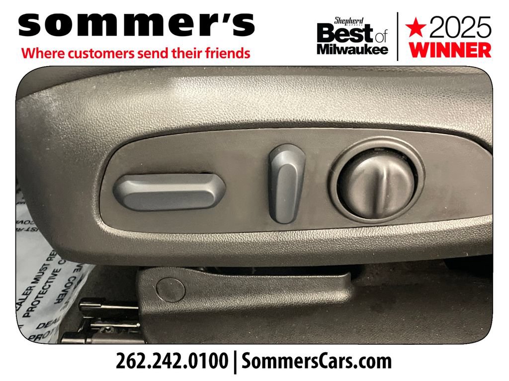Used 2023 GMC Acadia AT4 w/ Technology Package AWD/4WD image 10