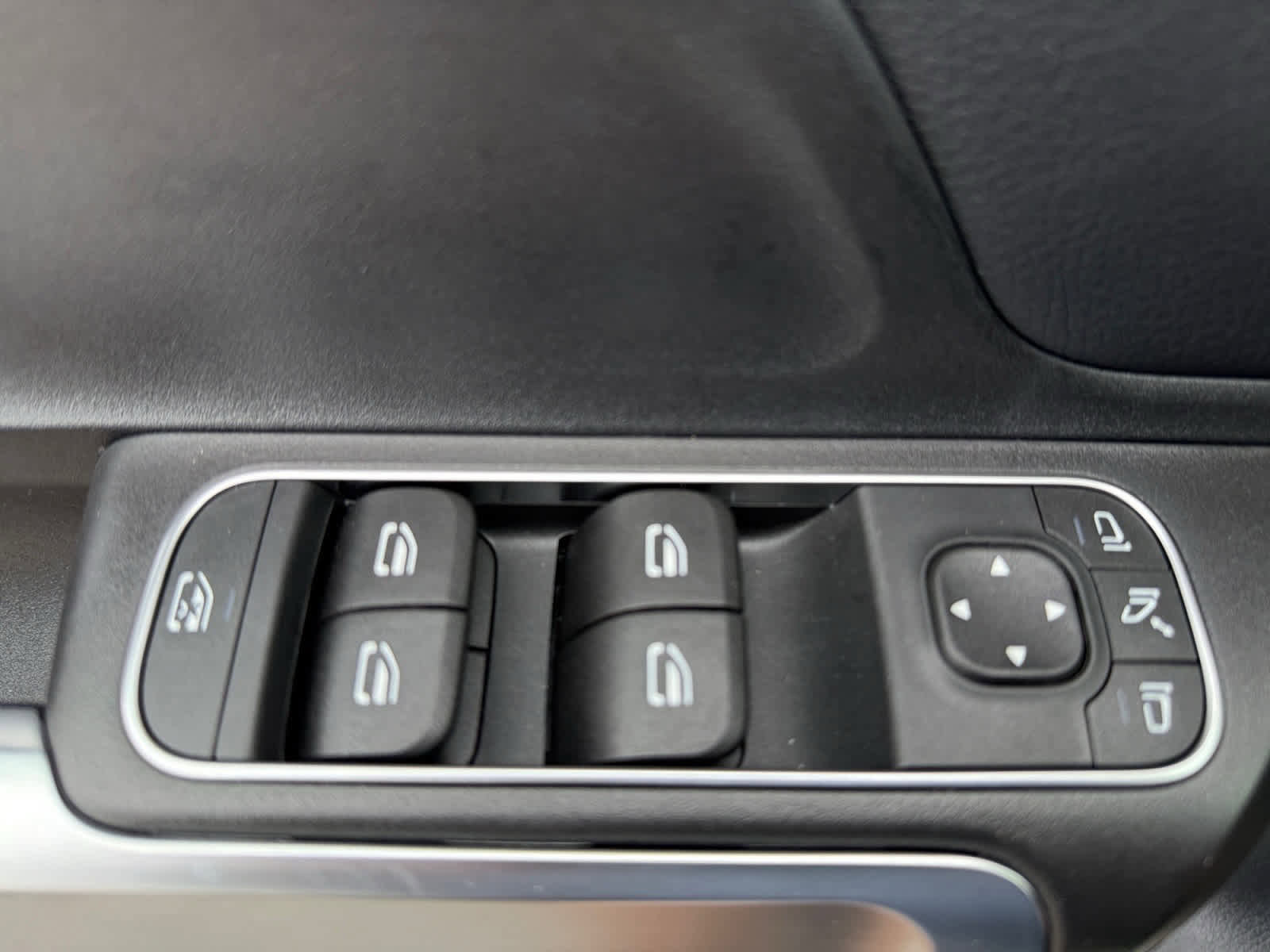 Certified 2024 Mercedes-Benz GLB 250 image 24