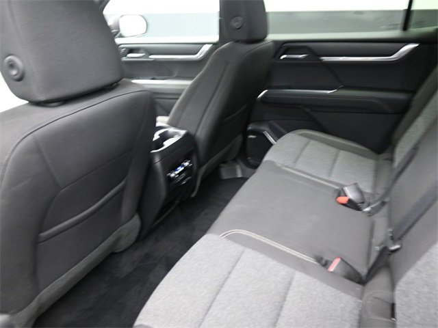 Used 2025 GMC Acadia Elevation image 24