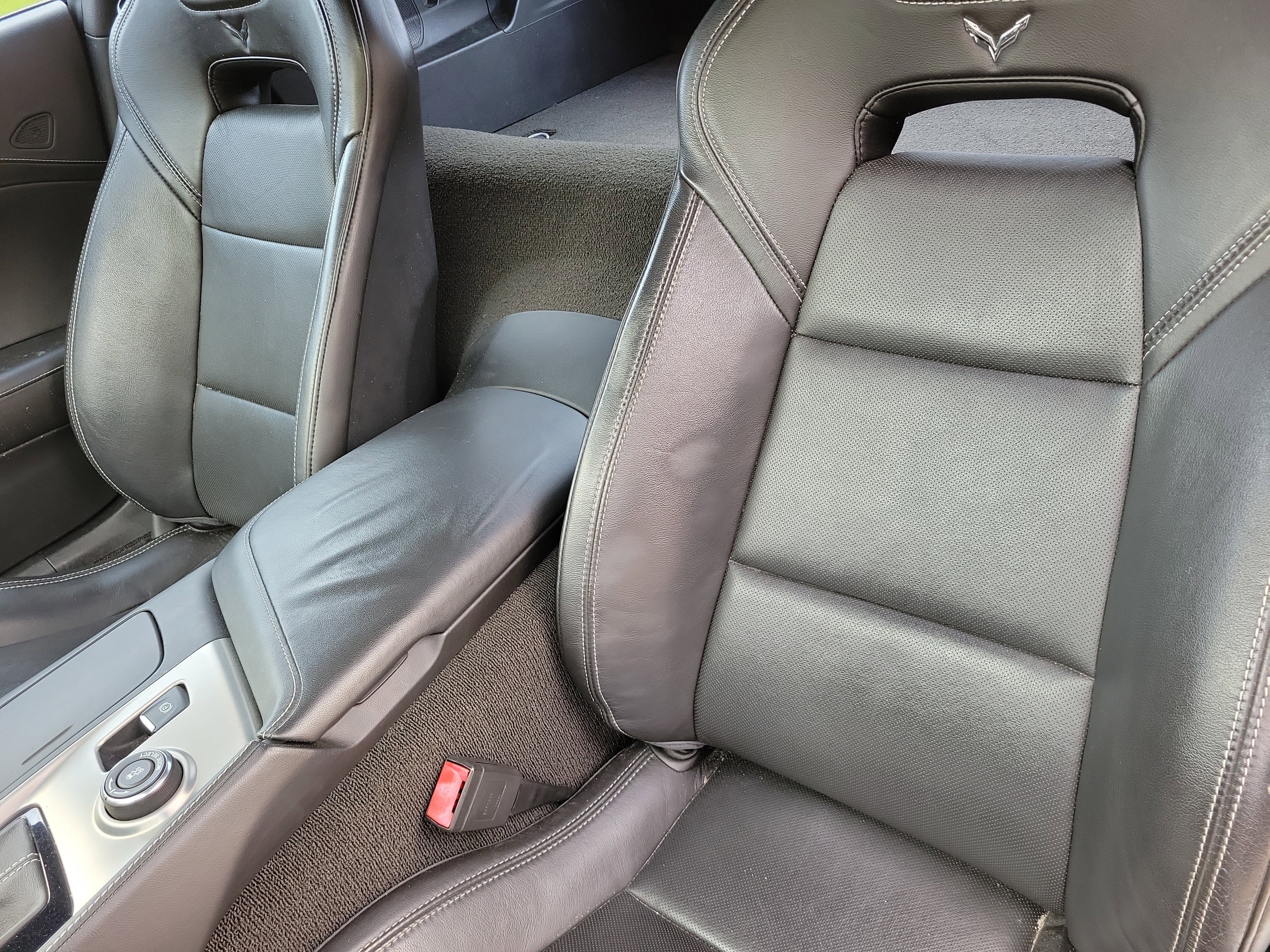 Used 2016 Chevrolet Corvette Stingray Coupe w/ 2LT Preferred Equipment Group image 11