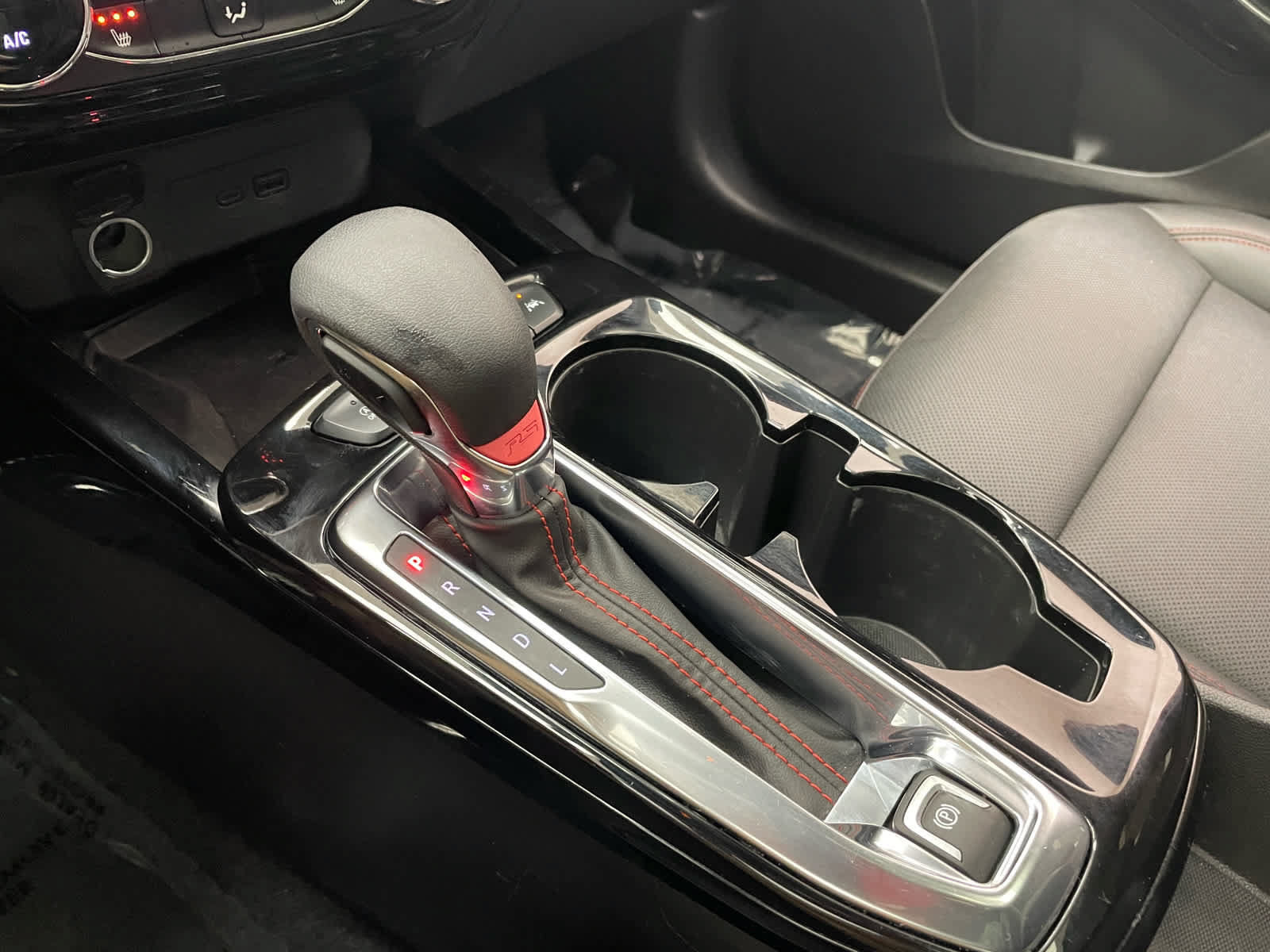 Certified 2024 Chevrolet Trax RS w/ Sunroof Package FWD image 6