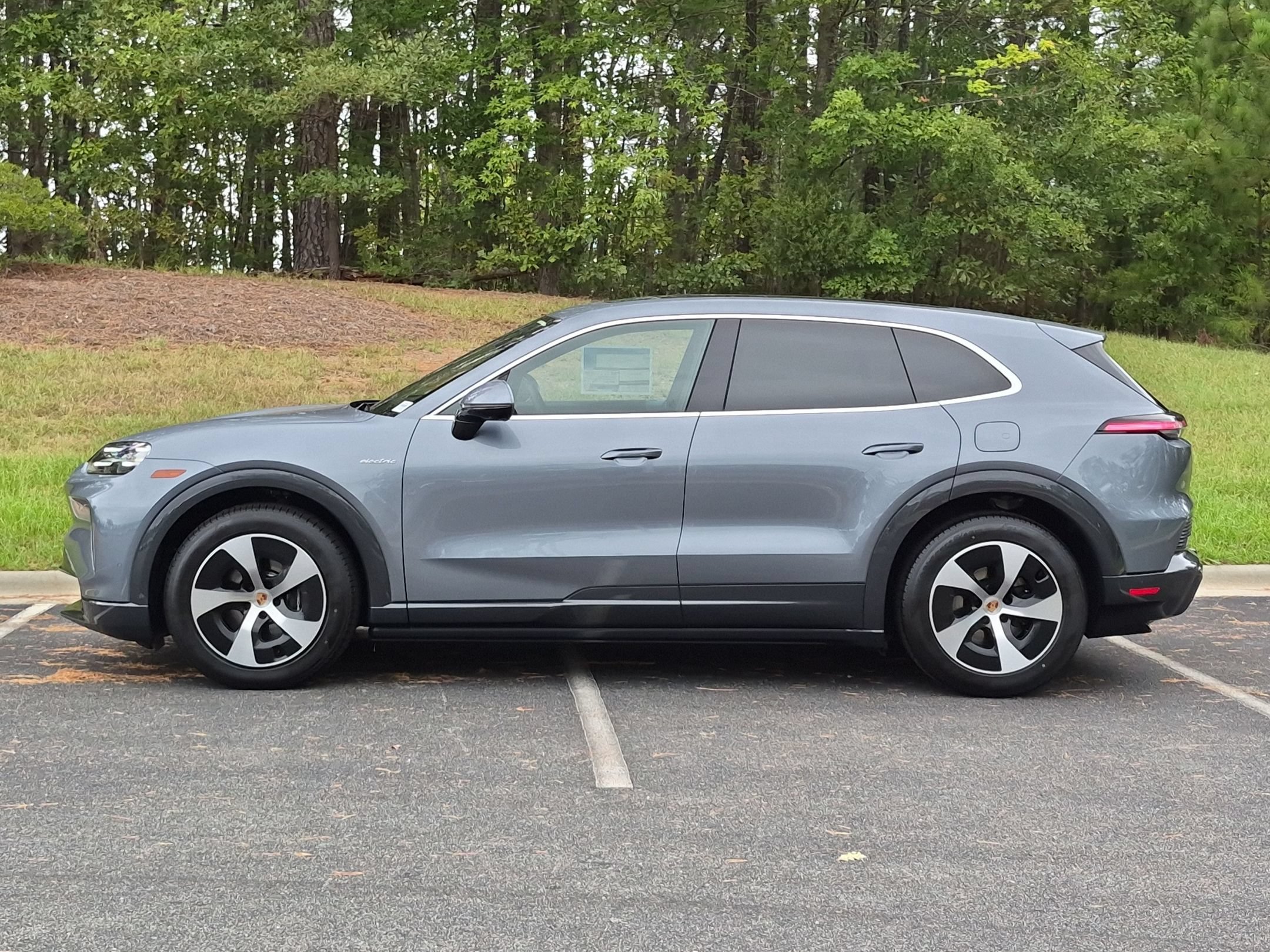 New 2026 Porsche Cayenne S AWD/4WD image 2