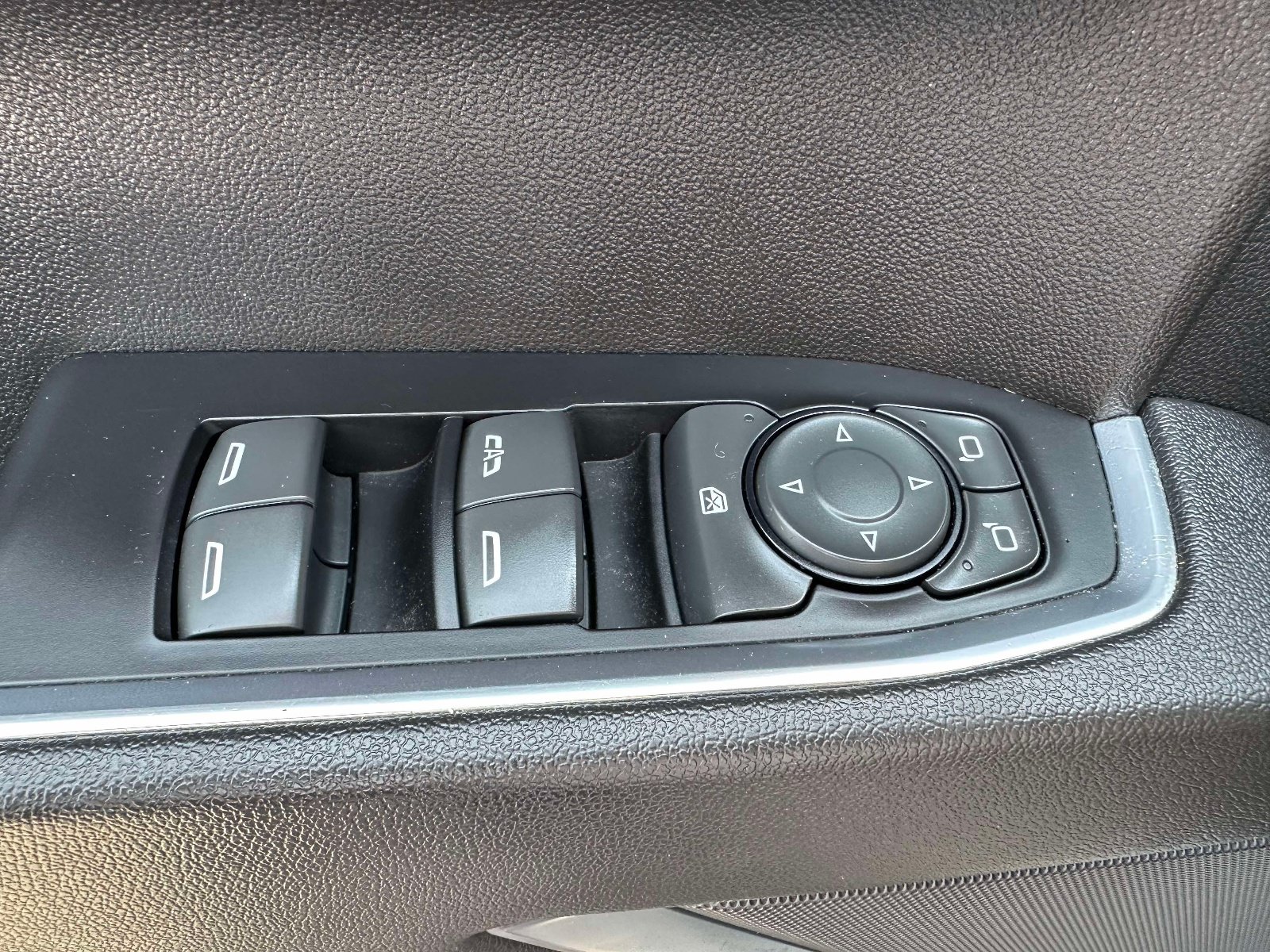 Used 2022 Chevrolet Silverado 1500 LT Trail Boss w/ Protection Package AWD/4WD image 18