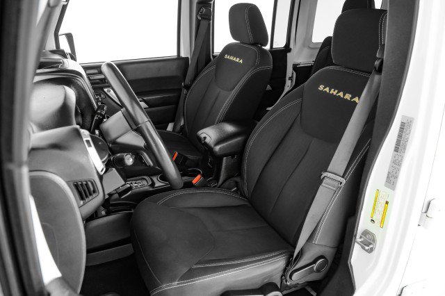 Used 2015 Jeep Wrangler Unlimited Sahara w/ Connectivity Group image 27