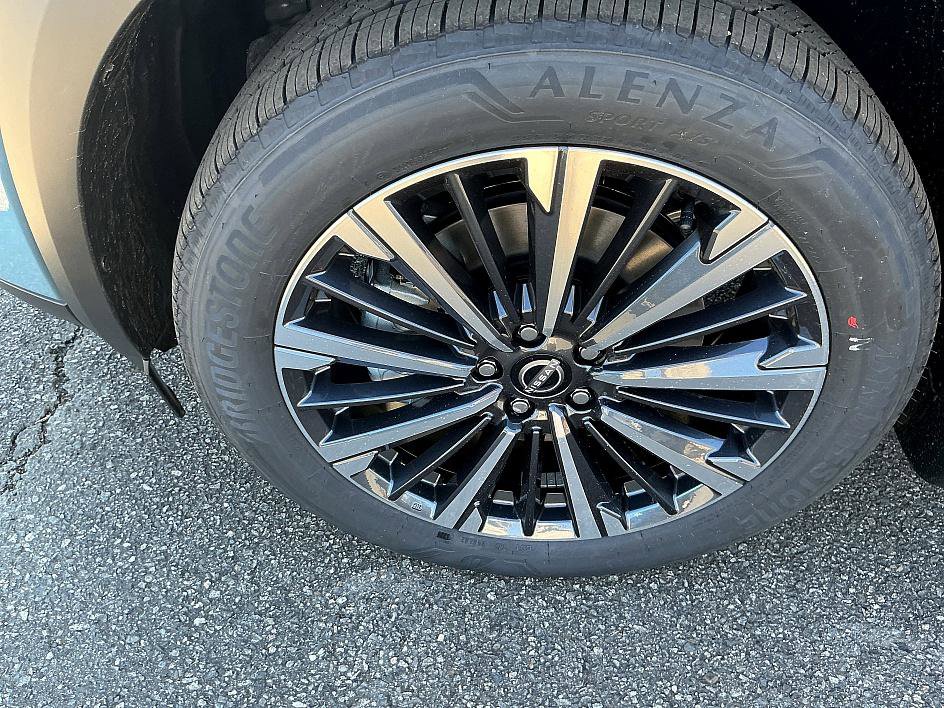 New 2026 Nissan Pathfinder Platinum image 10