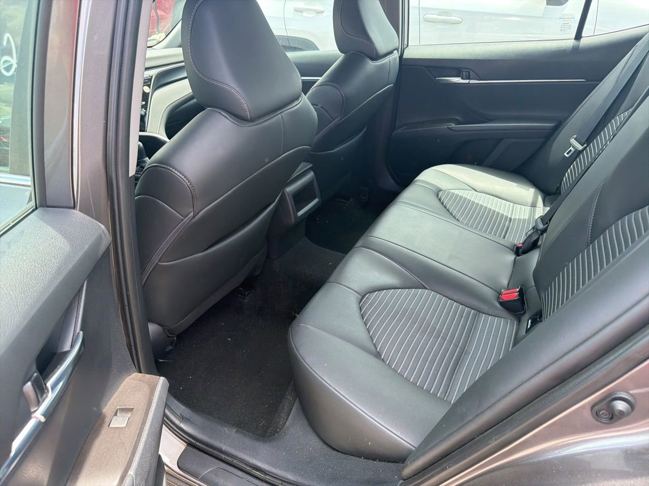 Used 2024 Toyota Camry SE FWD image 8