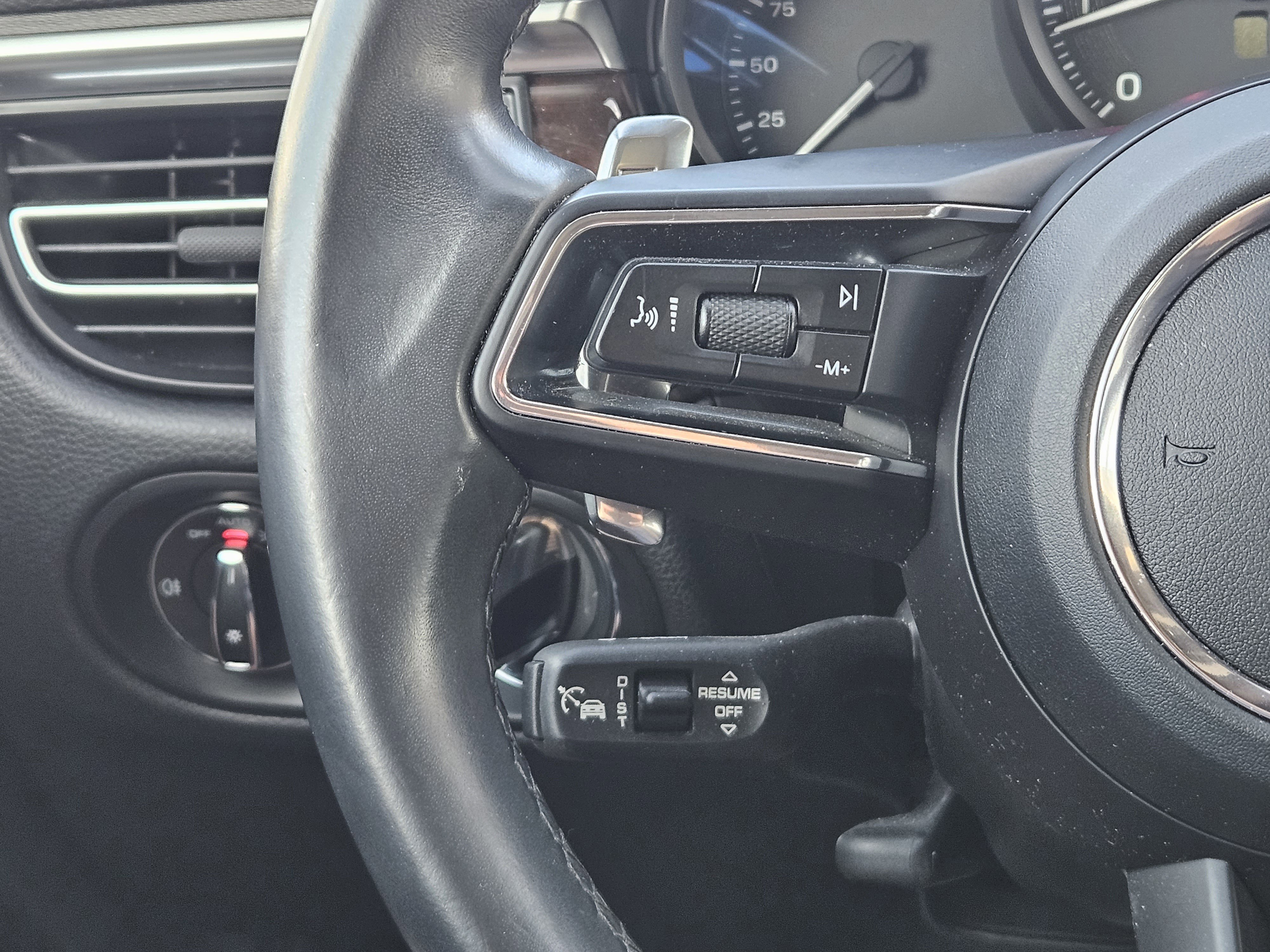 Certified 2023 Porsche Macan Turbo image 26