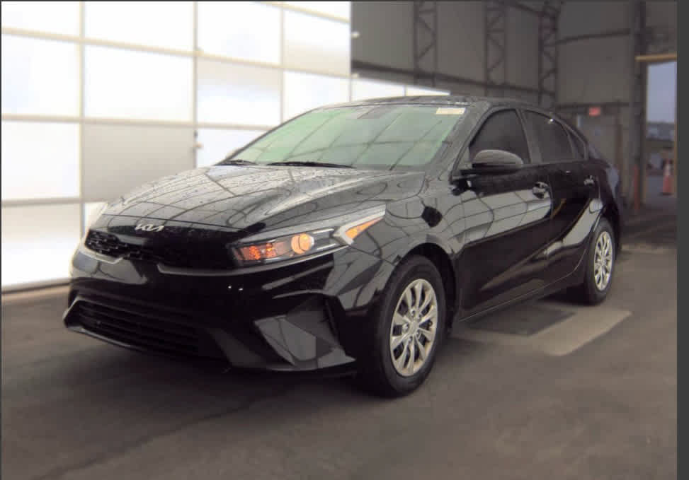 Used 2024 Kia Forte LX FWD image 2
