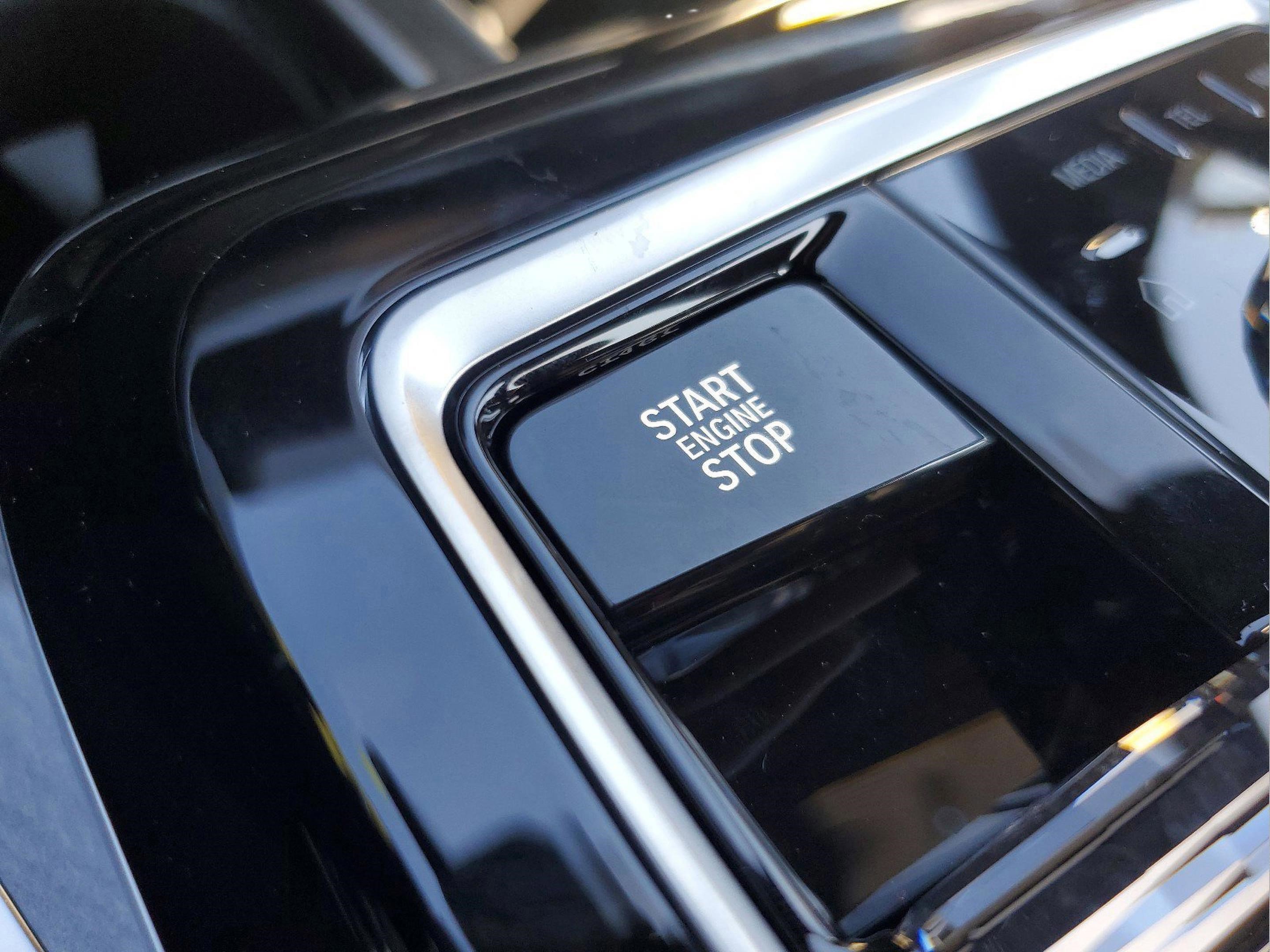 Used 2025 BMW 750e xDrive 750e xDrive image 32